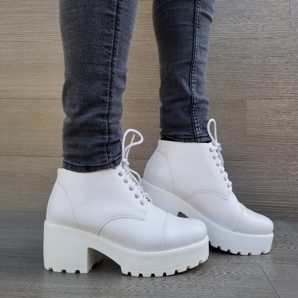 90s chunky heel boots